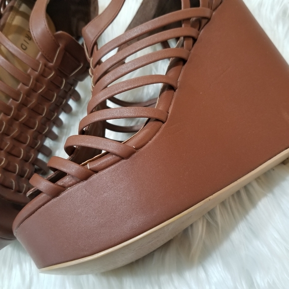 COPY - TORRID Platform Sandals With Strap Camel Color SIZE 8W. - Picture 11 of 17